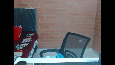 paula__117 online show from April 5, 10:42 pm