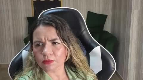 paula online show from November 24, 3:08 am