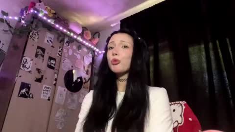 Mia online show from July 27, 6:21 am