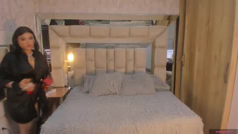 pauletejohnson online show from September 24, 6:01 am