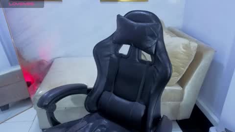 Live 800am 200pm COLOMBIAN HOUR online show from December 3, 1:13 pm