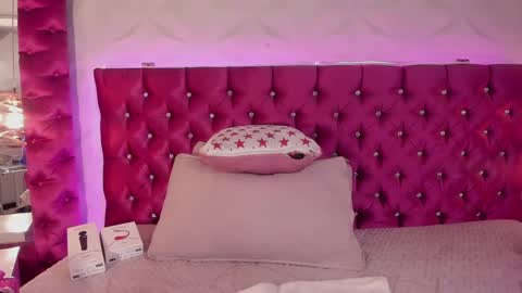 paulinabelen21 online show from October 11, 5:23 am