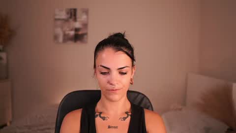 Pauline online show from July 13, 1:56 pm