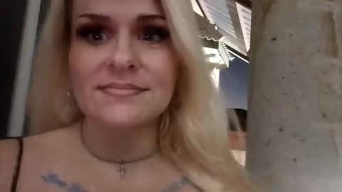 Snapshot of pawgheaven999 chatting on October 21, 9:35 am pawgheaven999 online show from October 21, 9:35 am