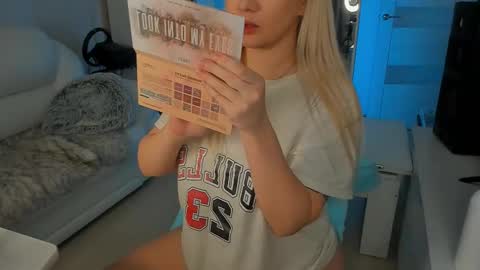 peachju1cy online show from March 9, 2:50 am