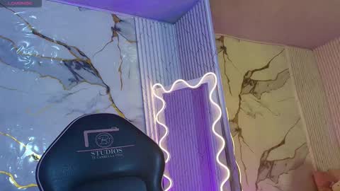 peachy_tay online show from March 6, 12:33 pm