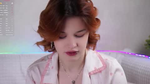 Snapshot of pebee chatting on October 24, 12:17 am Lily online show from October 24, 12:17 am