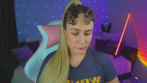 Dia  online show from February 9, 11:15 pm