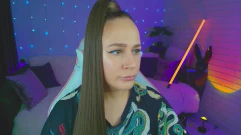 Dia  online show from September 20, 8:40 pm