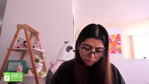 Sarah Ana Banana online show from February 5, 3:59 pm