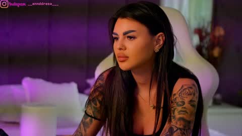 Dee online show from October 18, 12:30 pm