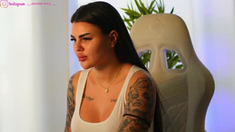 Dee online show from March 6, 9:36 am