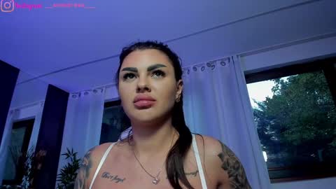 Dee online show from September 26, 3:53 pm