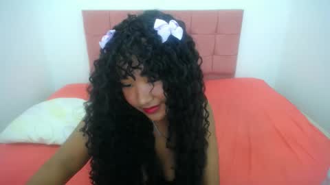 perla online show from December 29, 3:57 pm