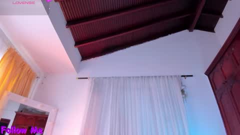 Perla online show from January 14, 9:42 pm