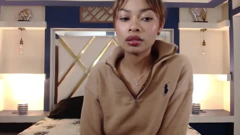 Perla online show from September 18, 10:30 pm