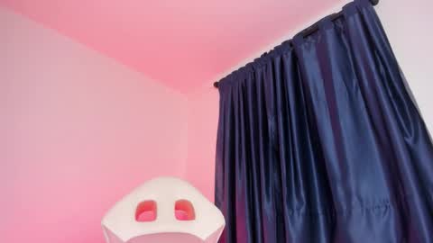 Perla online show from March 5, 11:11 pm