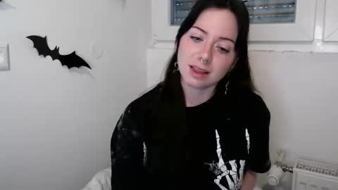 Persephone online show from November 25, 8:16 am