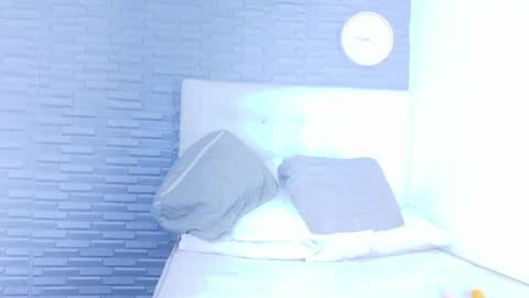 pervert_shydoll online show from April 14, 3:17 am