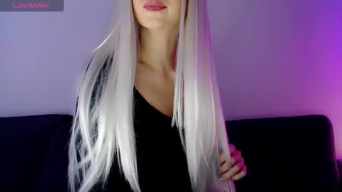 Snapshot of pervyblonde chatting on January 22, 9:24 am Isabella online show from January 22, 9:24 am