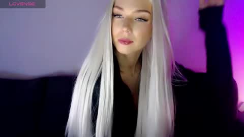 Snapshot of pervyblonde chatting on March 4, 8:13 am Isabella online show from March 4, 8:13 am