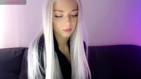 Snapshot of pervyblonde chatting on January 27, 11:32 am Isabella online show from January 27, 11:32 am