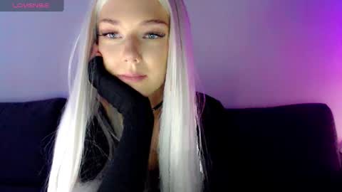 Snapshot of pervyblonde chatting on February 14, 8:52 am Isabella online show from February 14, 8:52 am