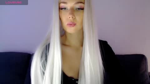 Snapshot of pervyblonde chatting on December 30, 8:43 am Isabella online show from December 30, 8:43 am