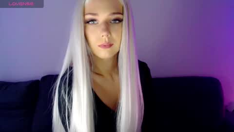 Snapshot of pervyblonde chatting on February 28, 7:58 am Isabella online show from February 28, 7:58 am