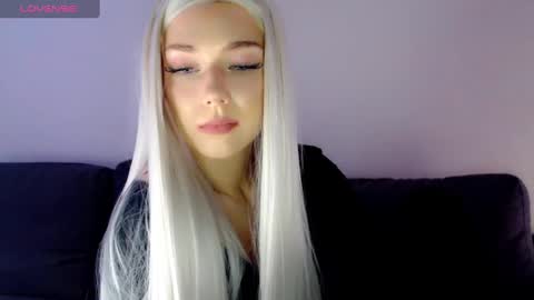 Snapshot of pervyblonde chatting on January 3, 8:10 am Isabella online show from January 3, 8:10 am