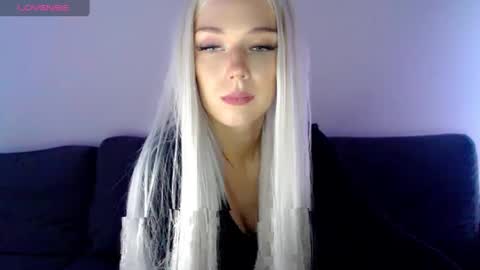 Snapshot of pervyblonde chatting on February 6, 12:04 pm Isabella online show from February 6, 12:04 pm