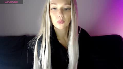 Isabella online show from November 10, 11:27 am