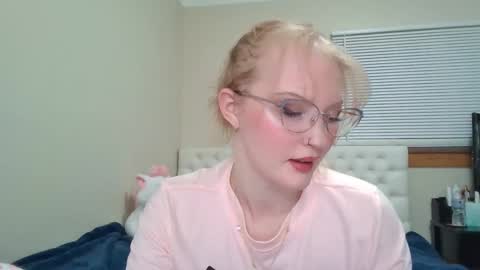 Little cupcake online show from February 25, 11:48 pm