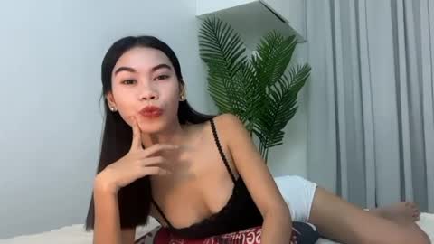 petite_kaye online show from June 23, 4:10 am