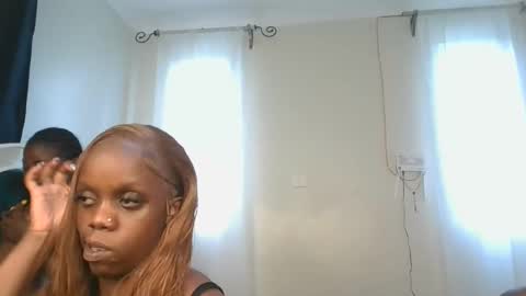 luxe online show from April 23, 7:38 am