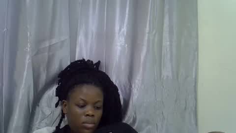 petite_melan online show from October 31, 4:14 am