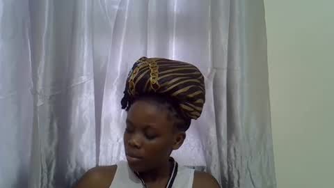 Snapshot of petite_melan chatting on October 22, 8:41 am petite_melan online show from October 22, 8:41 am