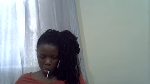 petite_melan online show from November 19, 12:05 pm