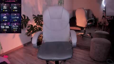 petite_molly_ online show from November 22, 2:31 pm