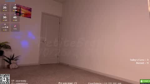 PiperAvery online show from October 26, 12:06 am