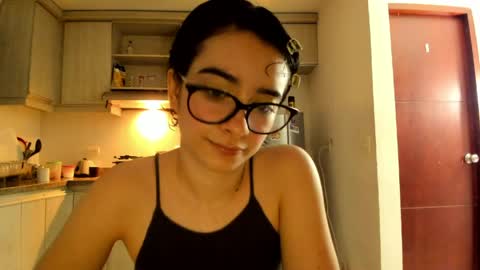 Lunna online show from April 12, 12:35 am