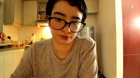 Lunna online show from April 5, 12:09 am