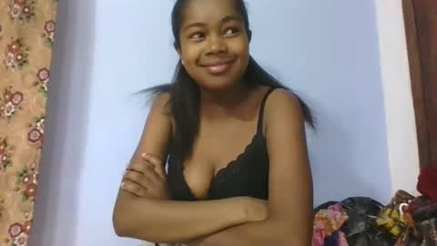 phania185885 online show from March 19, 6:07 am