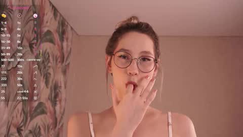 Bella online show from September 22, 8:18 pm