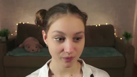 Bella online show from January 12, 8:03 pm