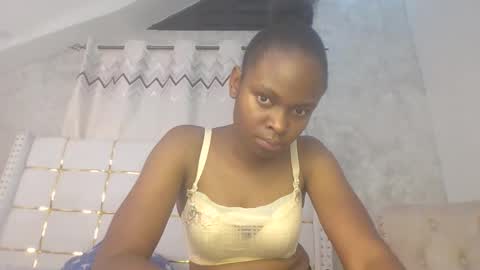 phoebe online show from February 8, 7:39 pm