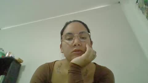 phoop_lilaa online show from March 26, 2:41 pm