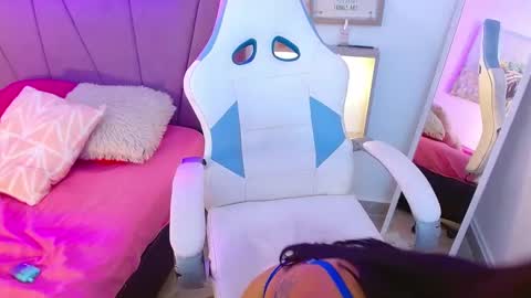 Liz online show from February 13, 8:24 pm