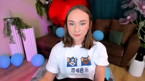 Emelie online show from September 9, 7:57 pm