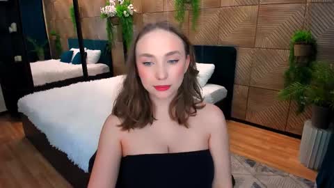 Emelie online show from December 3, 4:15 am